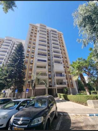 החשמונאים 35 (לב העיר)