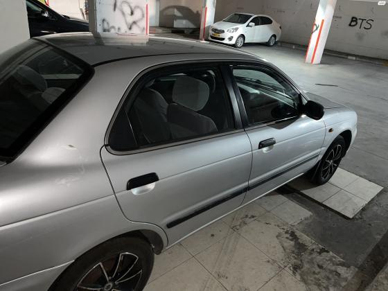 סוזוקי בלנו (2000)