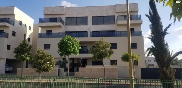 שדרות רפאל סויסה 19 (בר לב)