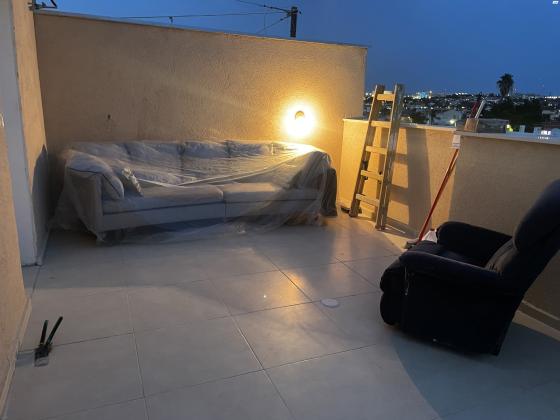 חותמי המגילה 6 (אביב)