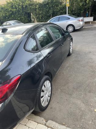 אופל אסטרה (2013)