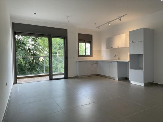 מעפילי אגוז 40 (נוה חן)