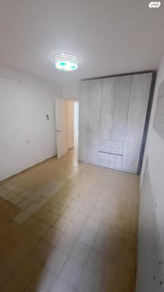 מעפילי אגוז 66 (נוה חן)