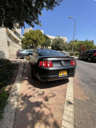 פורד מוסטנג (2011)