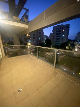 יחזקאל שטרייכמן 18 (הגוש הגדול)