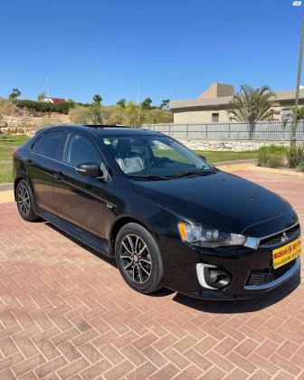 מיצובישי לנסר ספורטבק (2017)