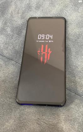 מדובר במכשיר redmagic 7 pulsar