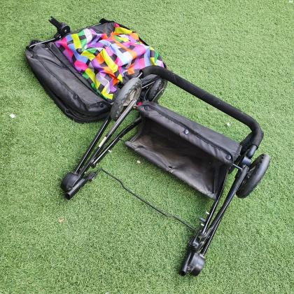 עגלת תאומים לבובה עם 2 בובות במתנה