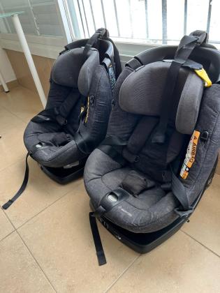 2 כיסאות בטיחות מקסי קוזי