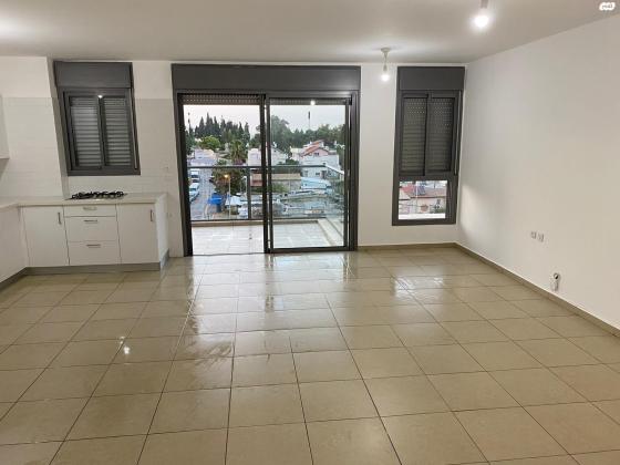 שלמה אלירז 3 (רמב"ם)