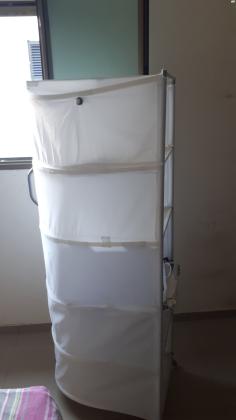 ארון נייד על גלגלים ,