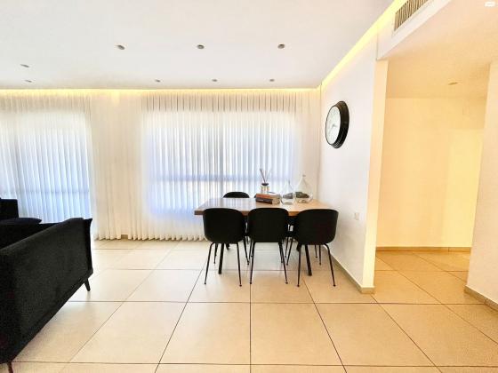 אלונים 22 (קרית השרון)