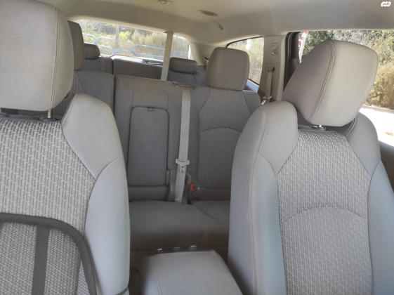 שברולט טראוורס (2011)