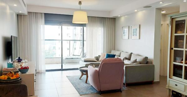 אסירי ציון 27 (נווה גן)