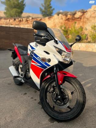 הונדה CBR125R (2017)
