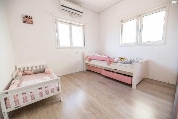 דוד רזיאל 26 (שעריה)