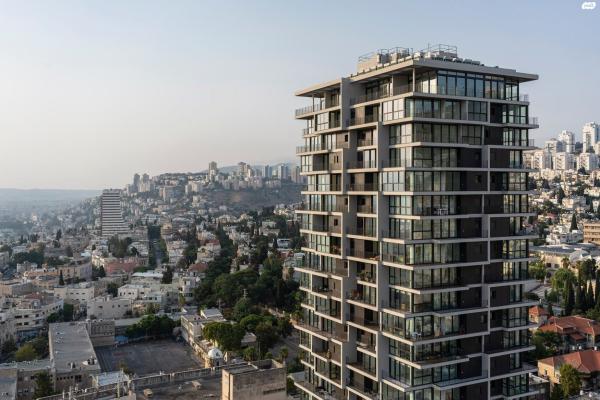 אחד העם 8 (הדר הכרמל)