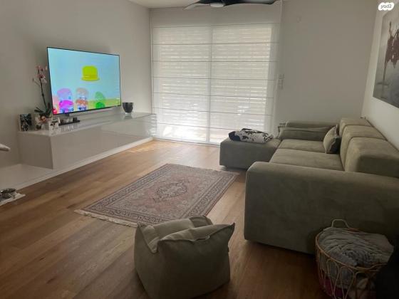 שדרות לוי אשכול 88 (רמת אביב החדשה)