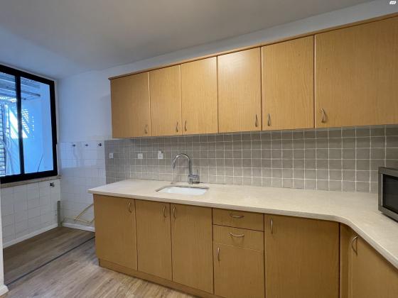 כיבוש העבודה 27 (נווה עובד)