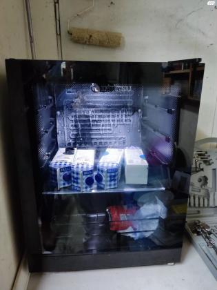 מיני מקרר כמעט ללא שימוש