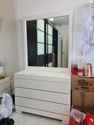 *שתי שידות* 500 ₪עומק 40