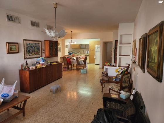 ברוך שפינוזה 26 (נווה אלון)