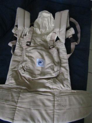 מנשא ארגו קלאסי צבע חאקי