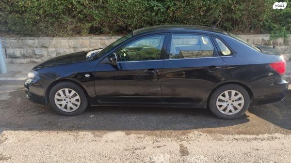 סובארו B3 סדאן (2011)