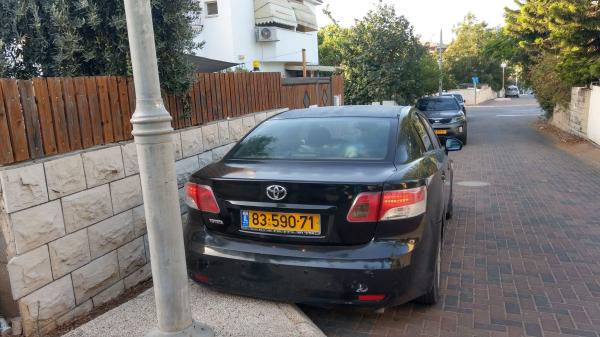 טויוטה אוונסיס (2010)