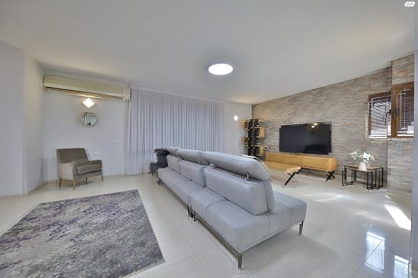 שושנים 3 (צור שלום)