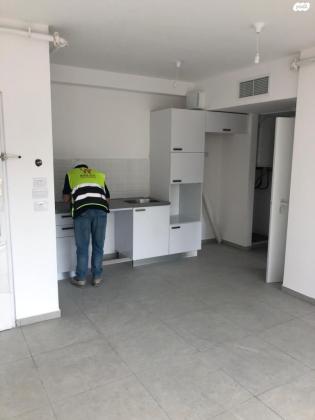 אחד העם 8 (הדר הכרמל)