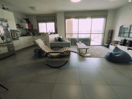 חסידה 4 (גני שרון)