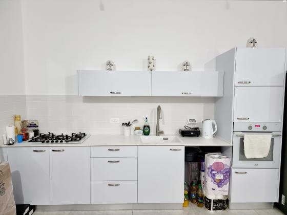 מטבח מהמם בצבע לבן פנינה,