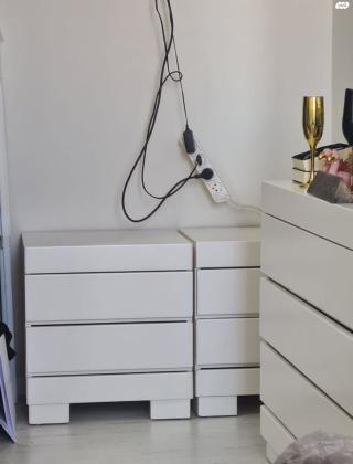 *שתי שידות* 500 ₪עומק 40