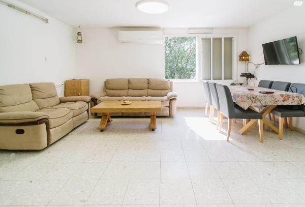 ברל כצנלסון 44 (רמות ורבר)