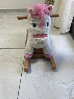 נדנדת בימבה סוס עושה קולות נדנדה בימבה