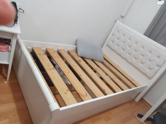 מיטה וחצי נסיכות עצמלה עם