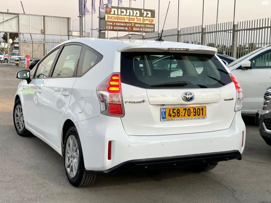טויוטה פריוס פלוס הייבריד (2019)