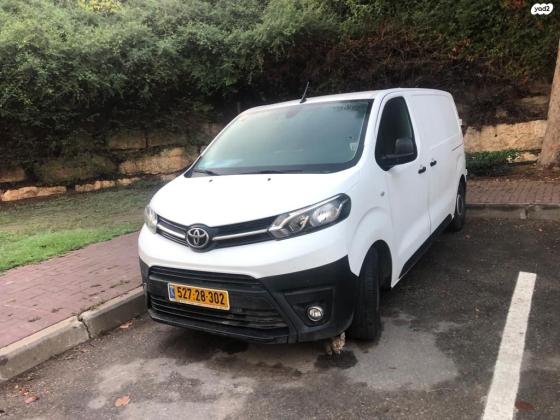 טויוטה פרואייס (2021)