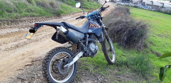 סוזוקי DR350 (1999)