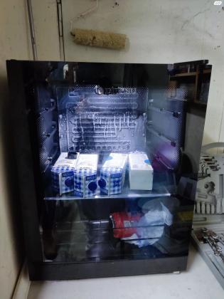 מיני מקרר כמעט ללא שימוש