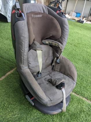 כיסא בטיחות מקסי קוזי