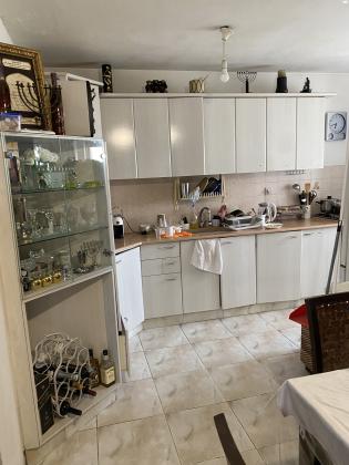 בושם 93 (לבנה)