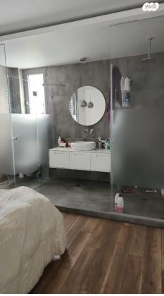 ביאליק 76 (קרית עבודה)