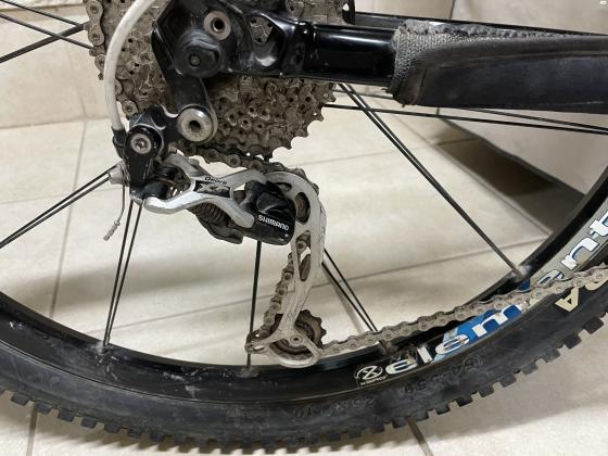 אופני ג׳יאנט שיכוך מלא עם