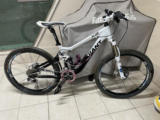 אופני ג׳יאנט שיכוך מלא עם