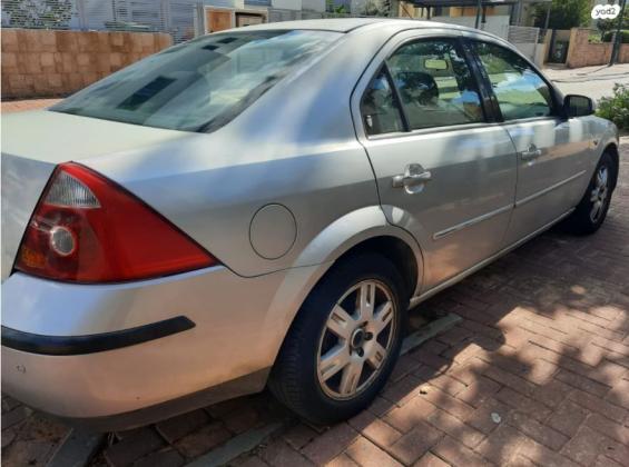 פורד מונדאו (2005)