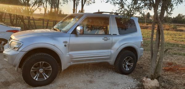 מיצובישי פג'רו קצר (2001)