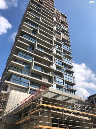 אחד העם 8 (הדר הכרמל)