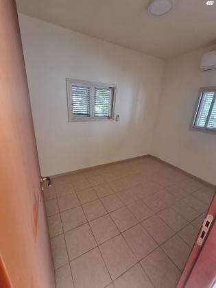 יחיאל מיכל פינס 18 (נווה אלון)